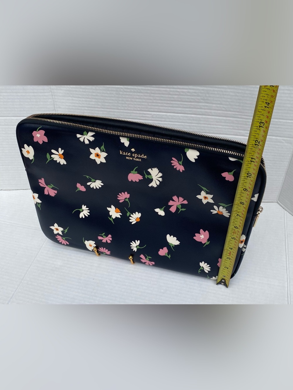 kate spade Laptop Cover 15" Kate Spade Original 🌸🪷✨ - Picture 13 of 15